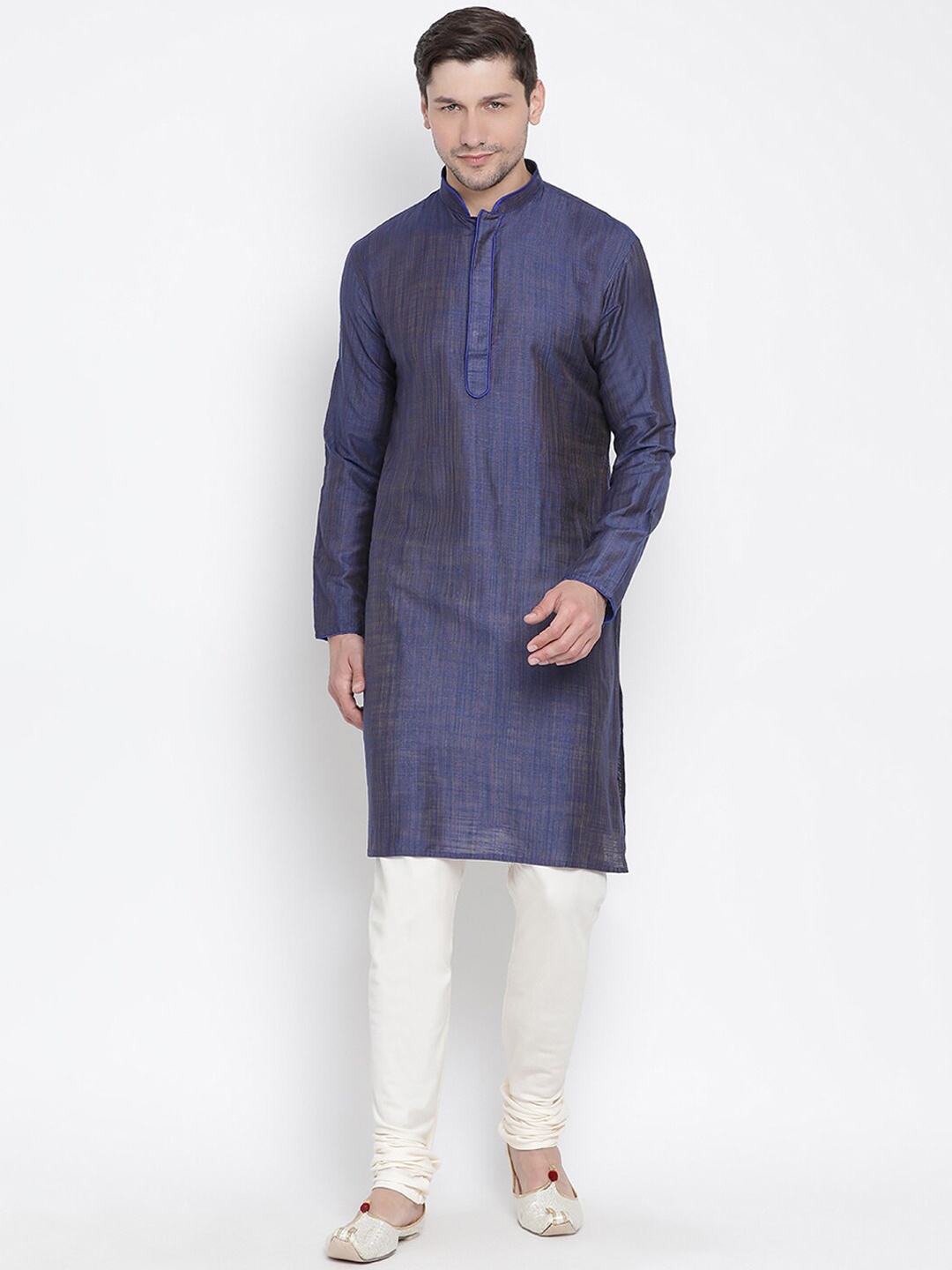 

VASTRAMAY Men Blue & Cream-Coloured Self Design Kurta with Churidar