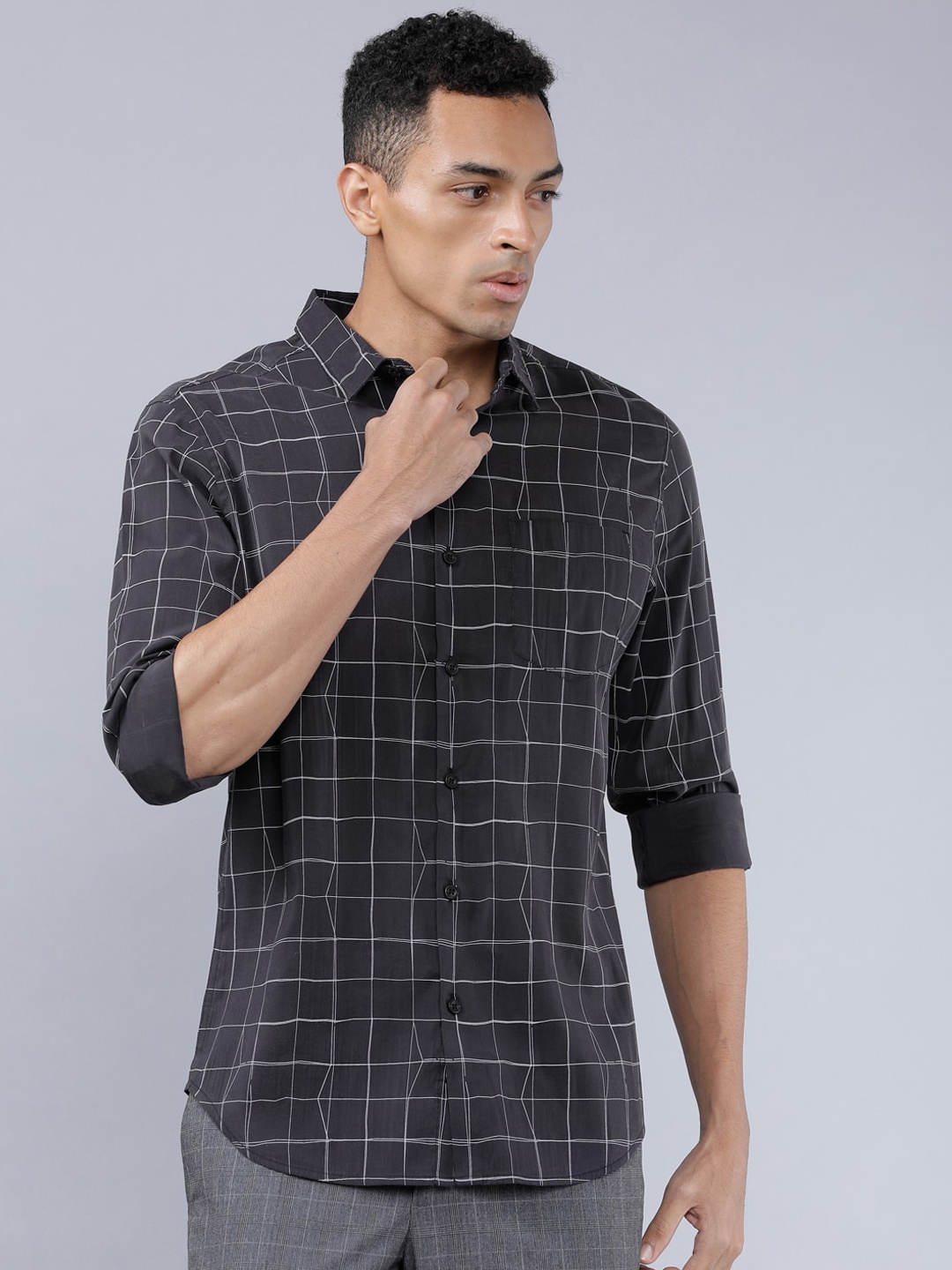 HIGHLANDER Men Black & White Slim Fit Checked Casual Shirt