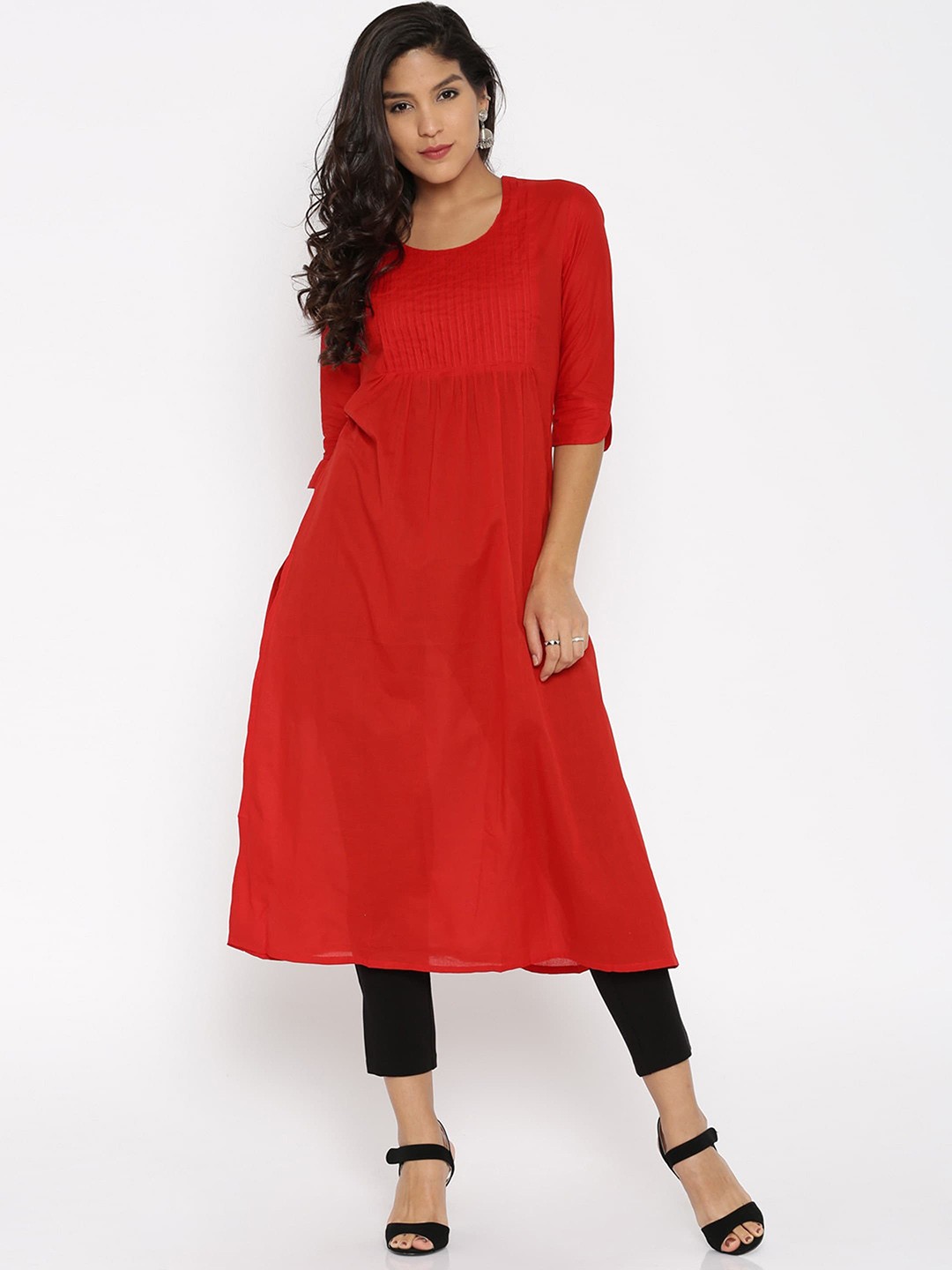 

Desi Weavess Women Red Solid Straight Kurta