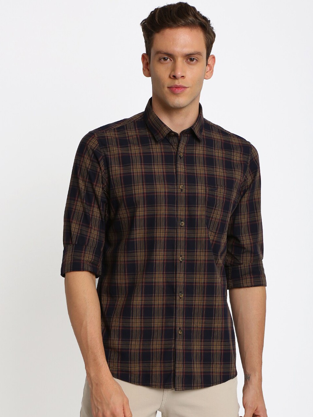 

Crocodile Men Navy Blue & Beige Slim Fit Checked Casual Shirt