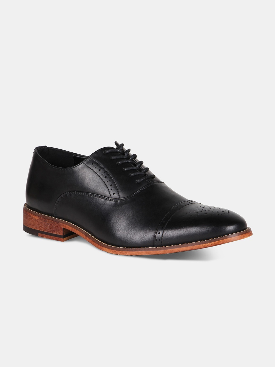 

Kenneth Cole Men Black Solid Gibson Leather Formal Oxfords