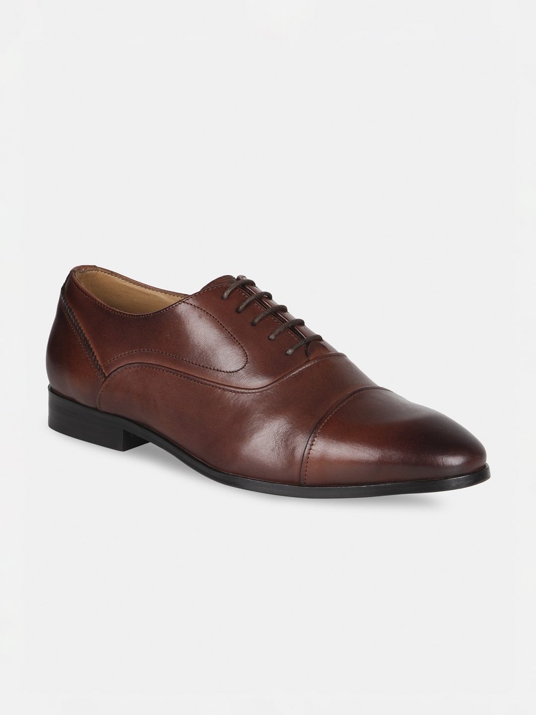 

Kenneth Cole Men Brown Solid Leather Formal Oxfords