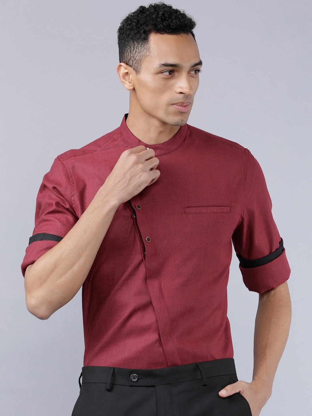

HIGHLANDER Men Maroon Slim Fit Solid Casual Shirt