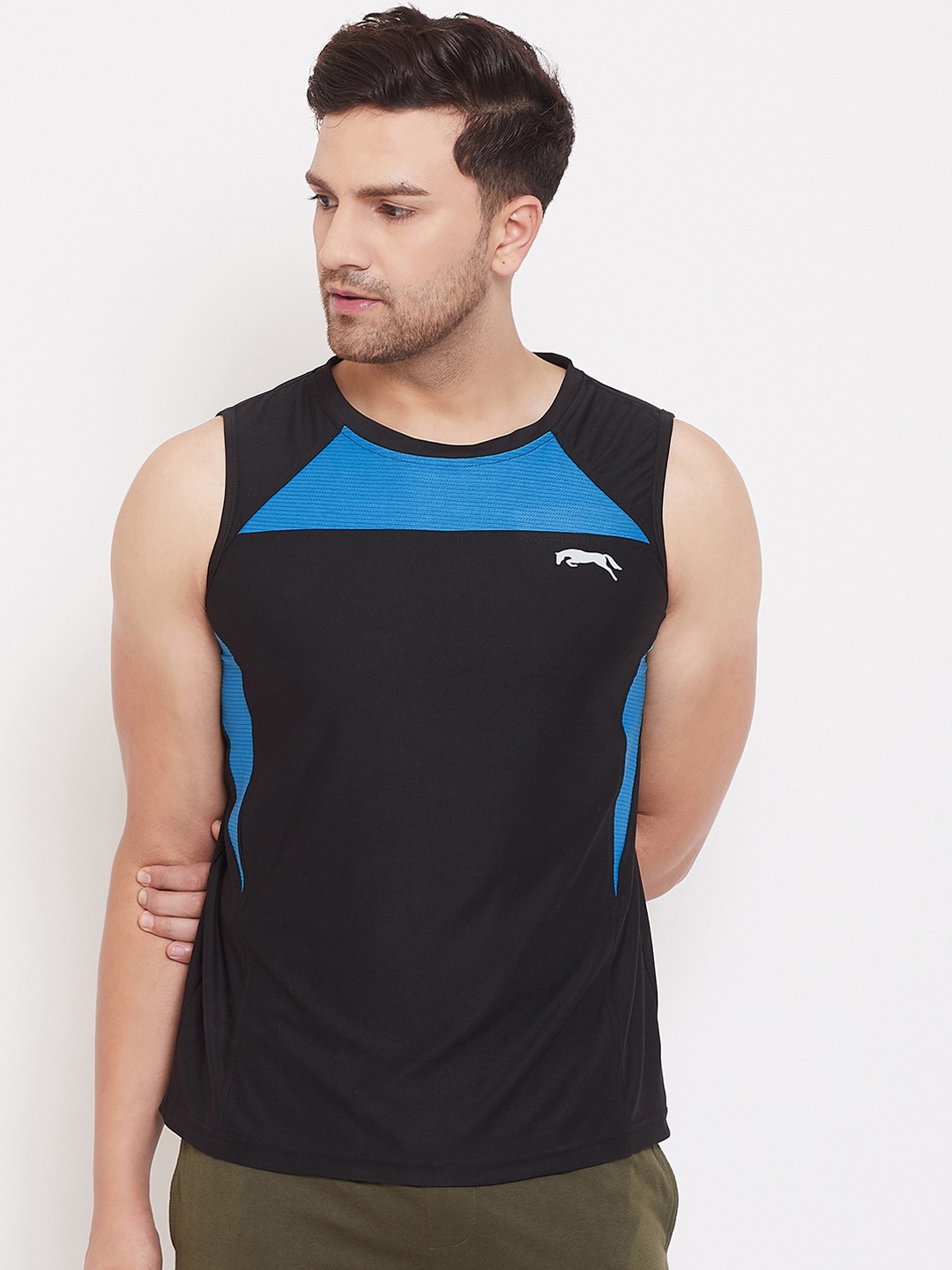 

JUMP USA Men Black Colourblocked Round Neck T-shirt