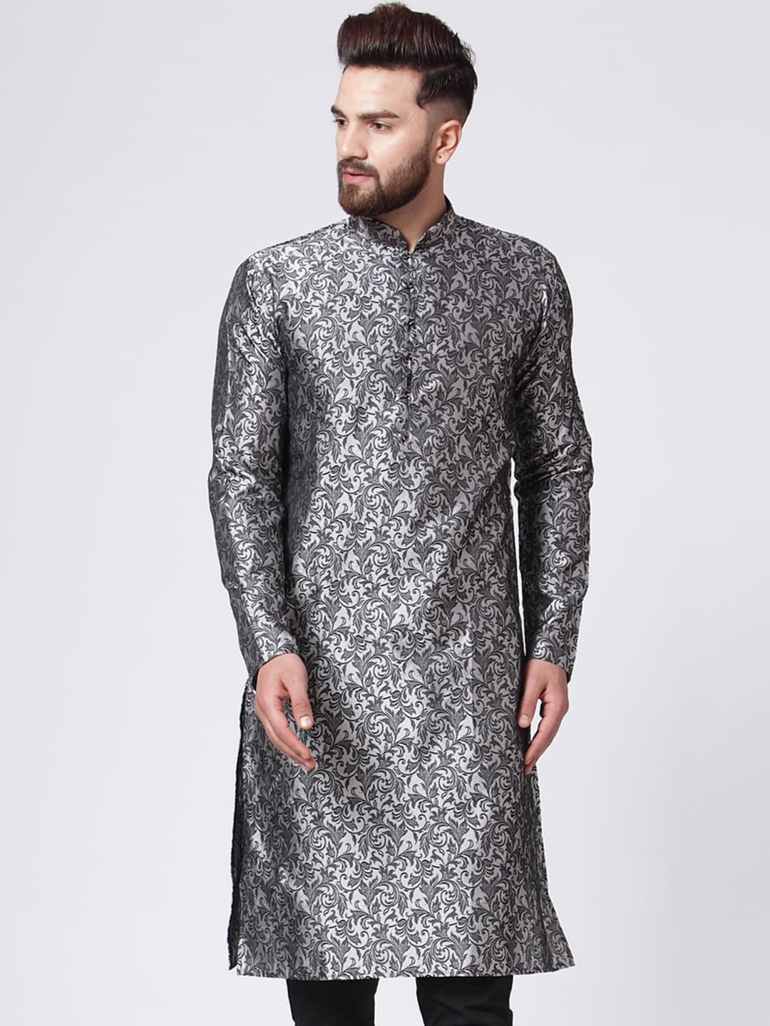 

Jompers Men Silver-Toned & Black Woven Design Straight Kurta
