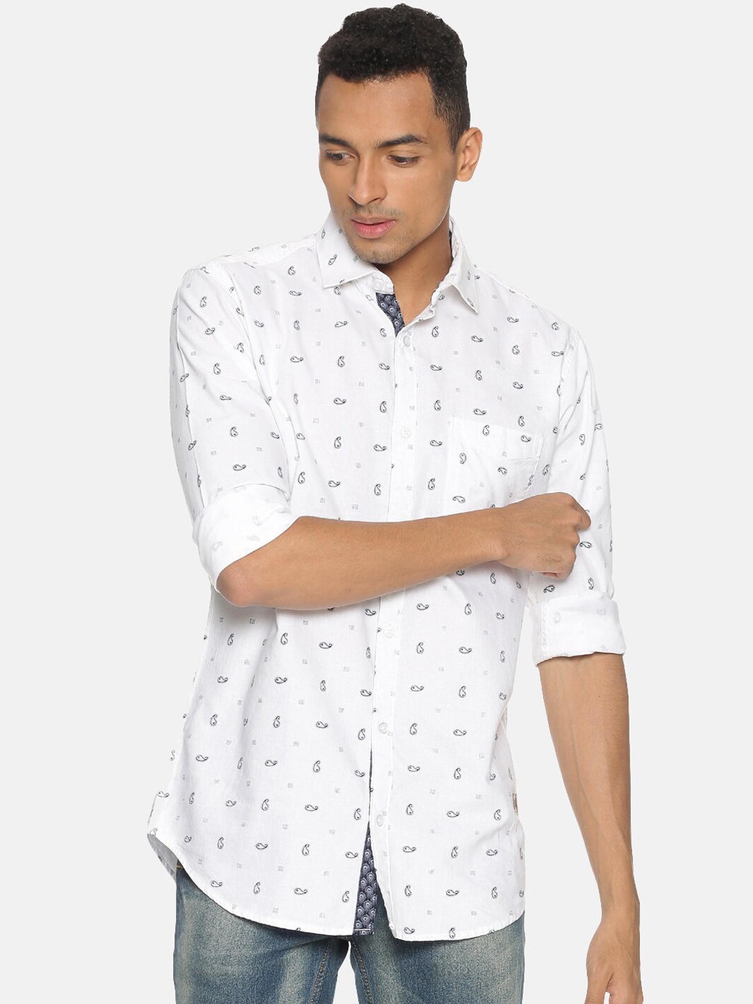 

Campus Sutra Men White & Blue Regular Fit Printed Casual Shirt