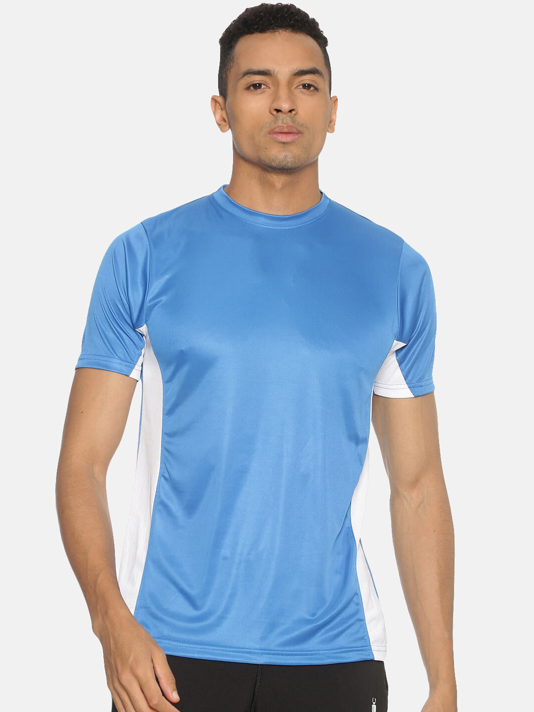 

Campus Sutra Men Blue & White Colourblocked Round Neck Antimicrobial T-shirt