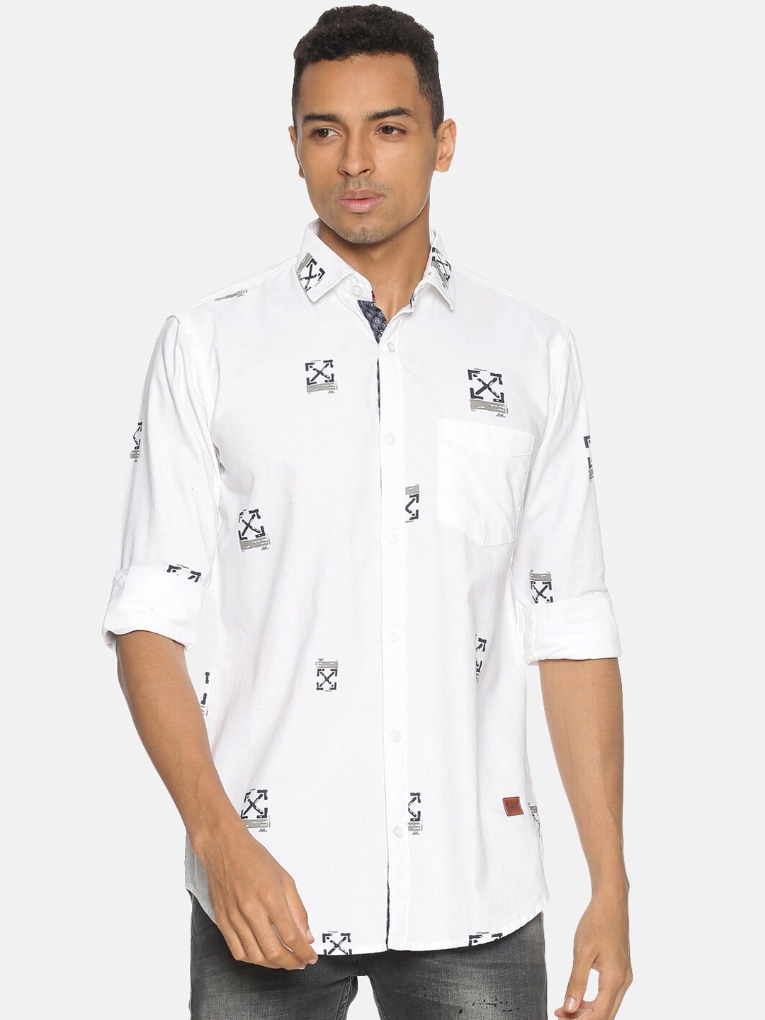 Campus Sutra Men White & Black Regular Fit Printed Casual Shirt