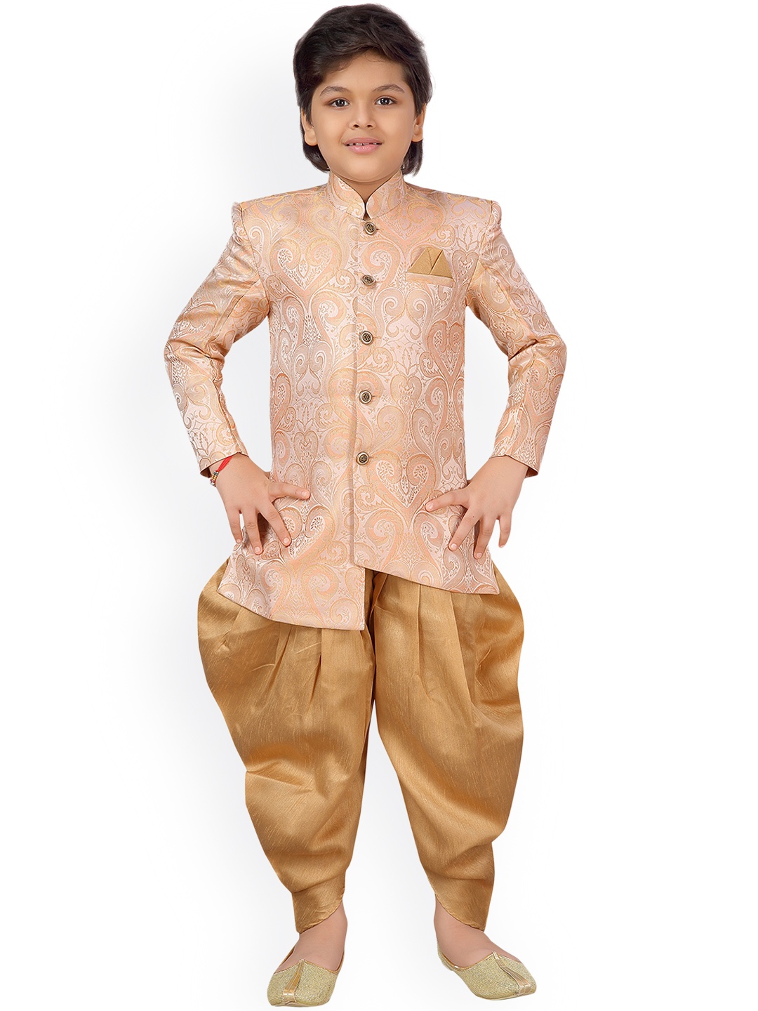 

Aj DEZInES Boys Peach-Coloured & Gold-Coloured Sherwani Set