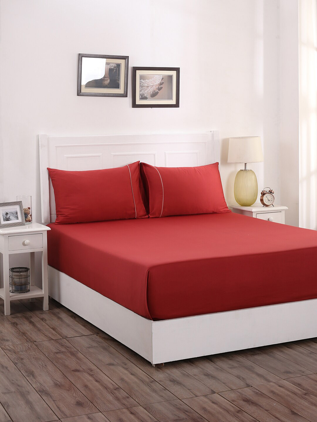 

MASPAR Red Solid 300 TC Cotton 1 King Bedsheet with 2 Pillow Covers