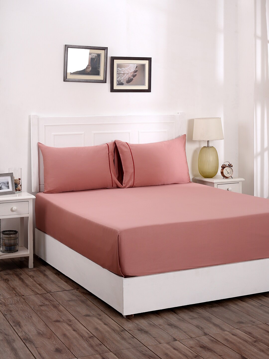 

MASPAR Mauve Solid 300 TC Cotton Satin 1 King Bedsheet with 2 Pillow Covers