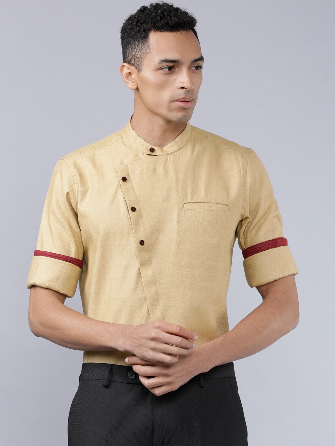 

HIGHLANDER Men Khaki & Black Slim Fit Solid Casual Shirt