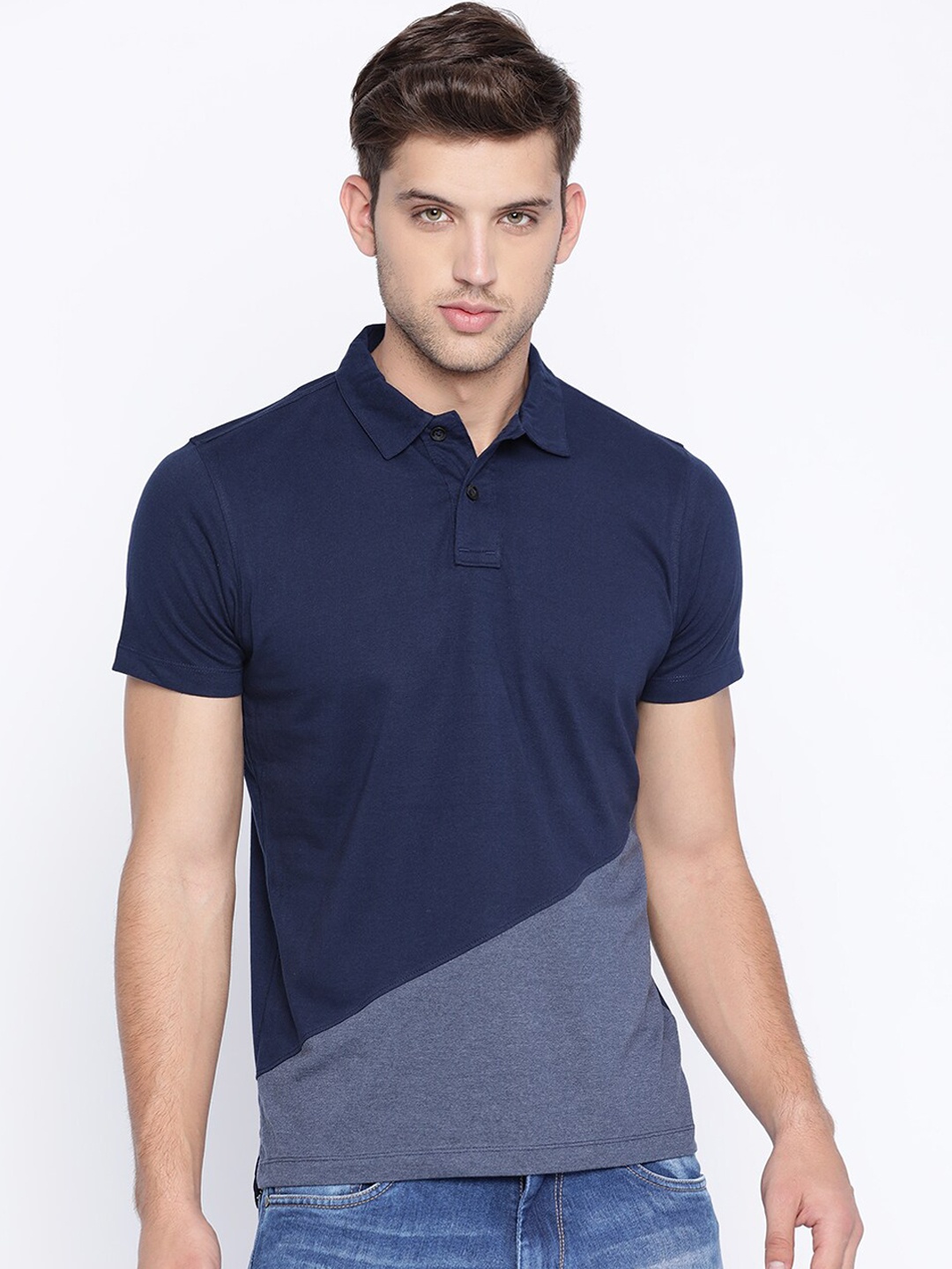 

Basics Men Navy Blue Solid Round Neck T-shirt