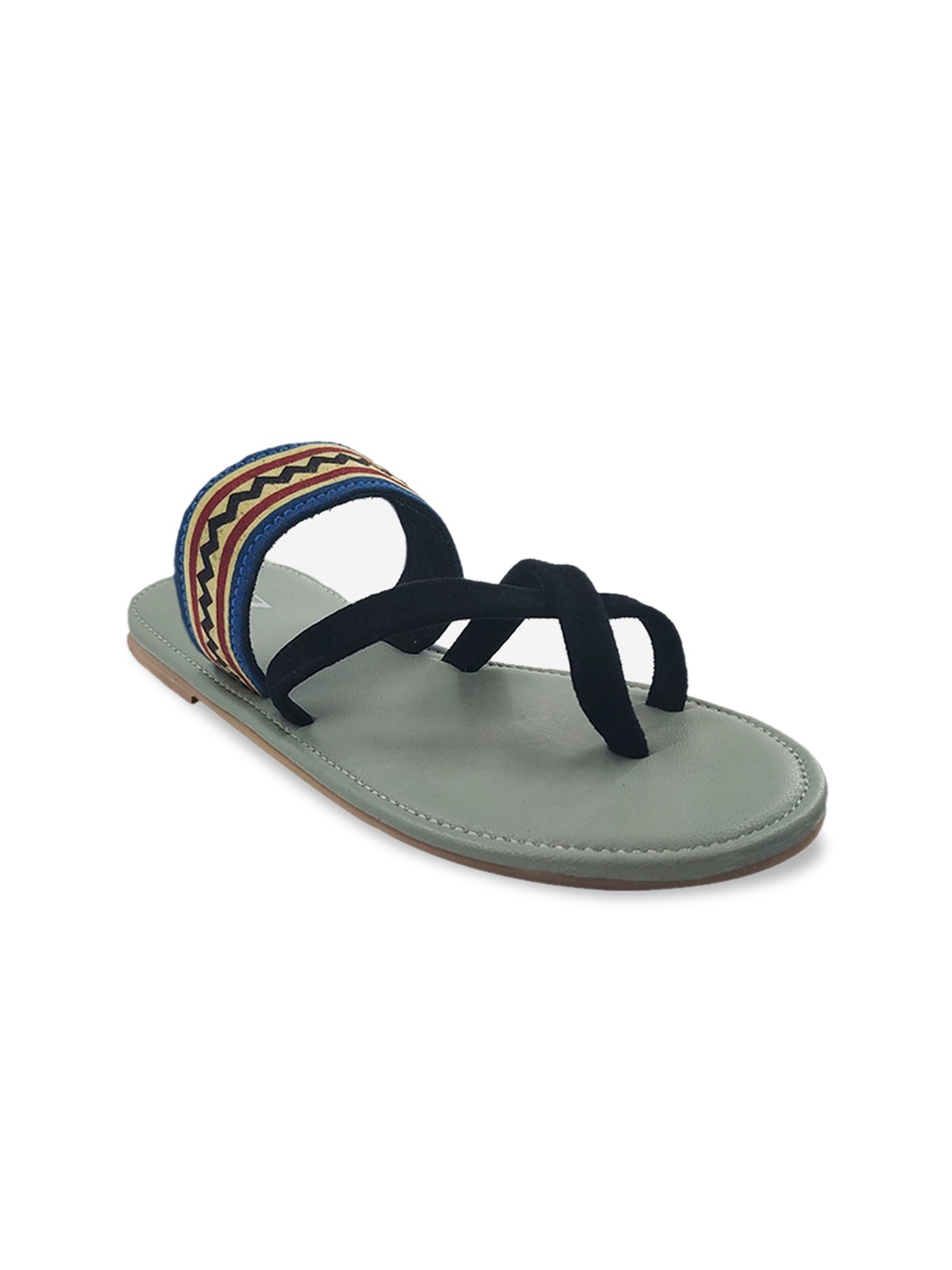 

THE MADRAS TRUNK Women Black Woven Design Leather Open Toe Flats