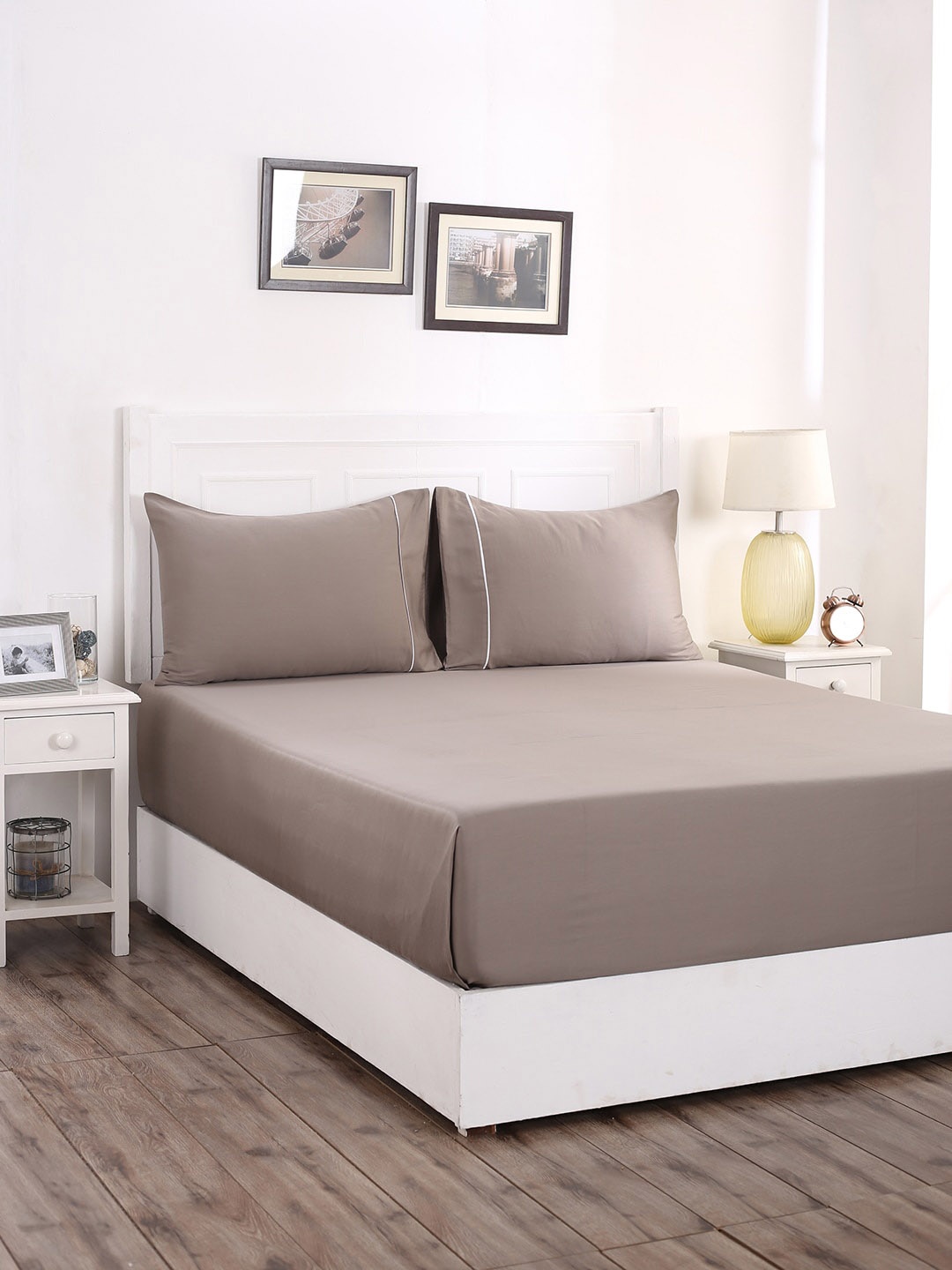 

MASPAR Grey Solid 300 TC Cotton 1 King Bedsheet with 2 Pillow Covers