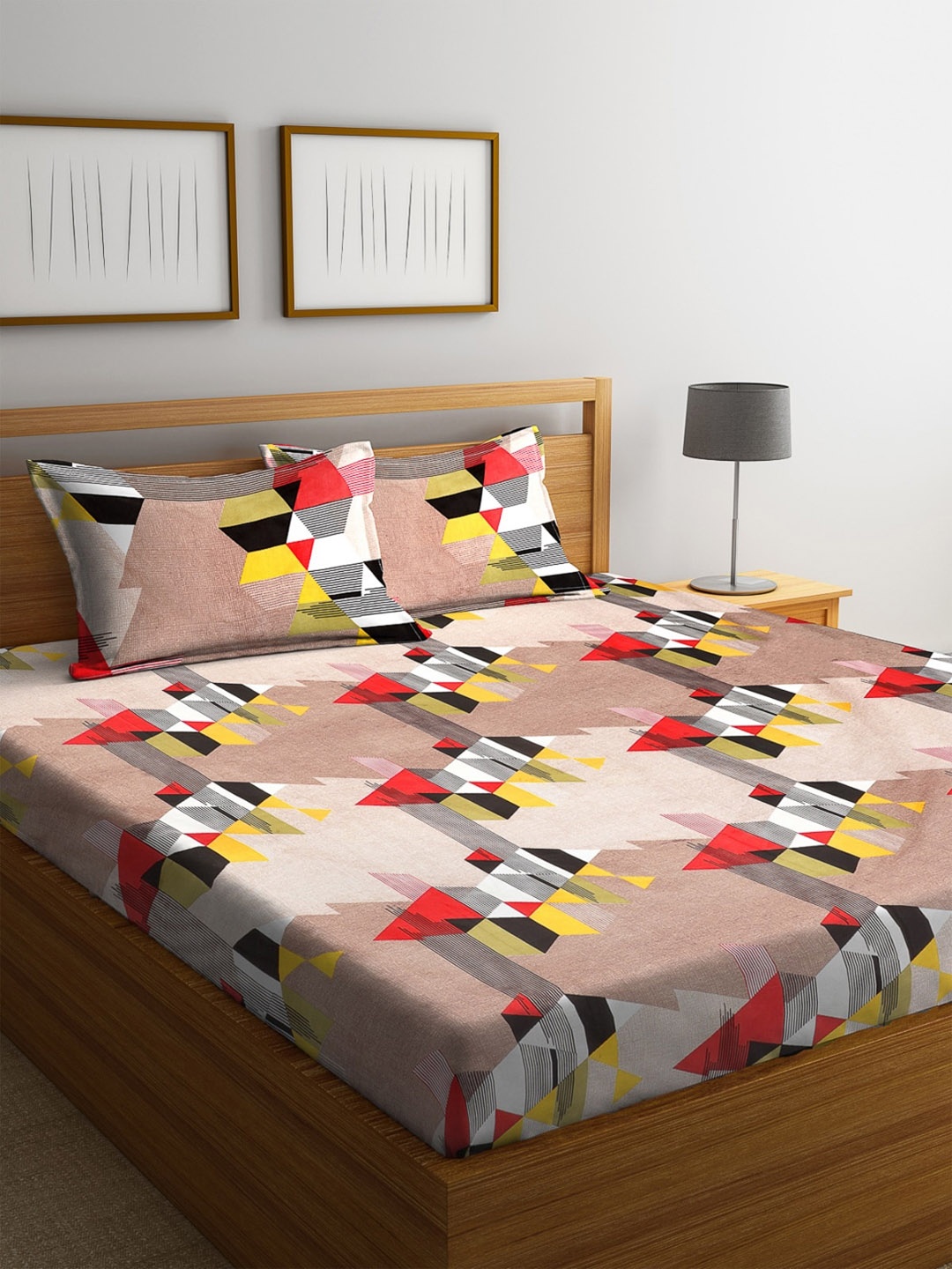 

ROMEE Geometric Print 144 TC Microfiber Queen Bedsheet With 2 Pillow Covers, Brown
