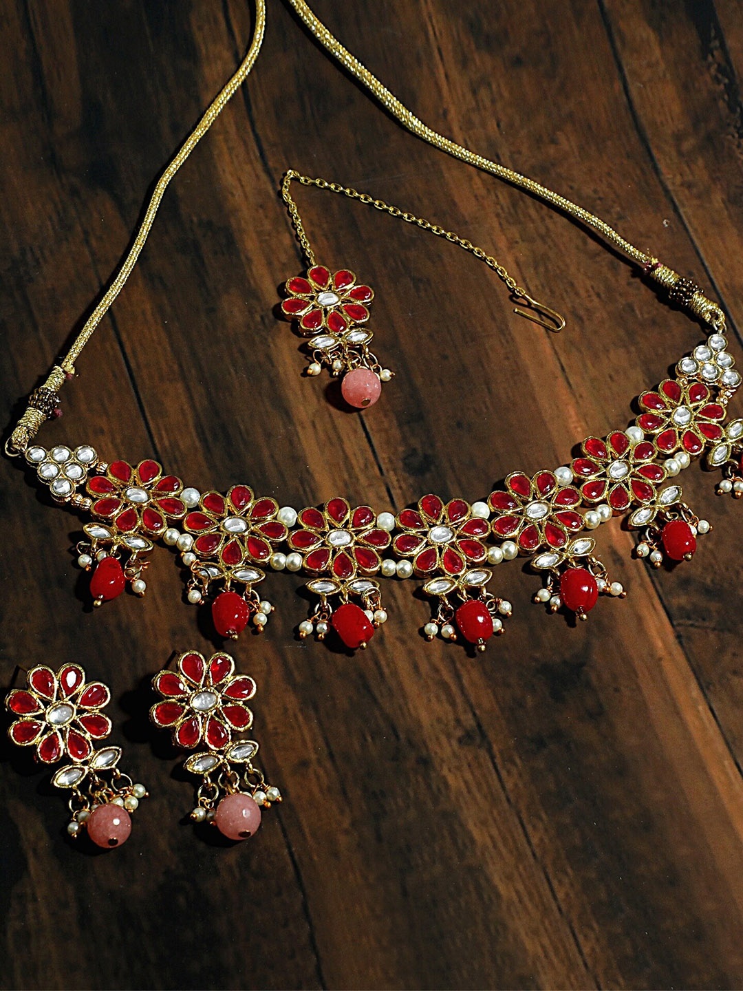 

KARATCART Gold-Plated Red & White Kundan-Studded Beaded Handcrafted Jewellery Set