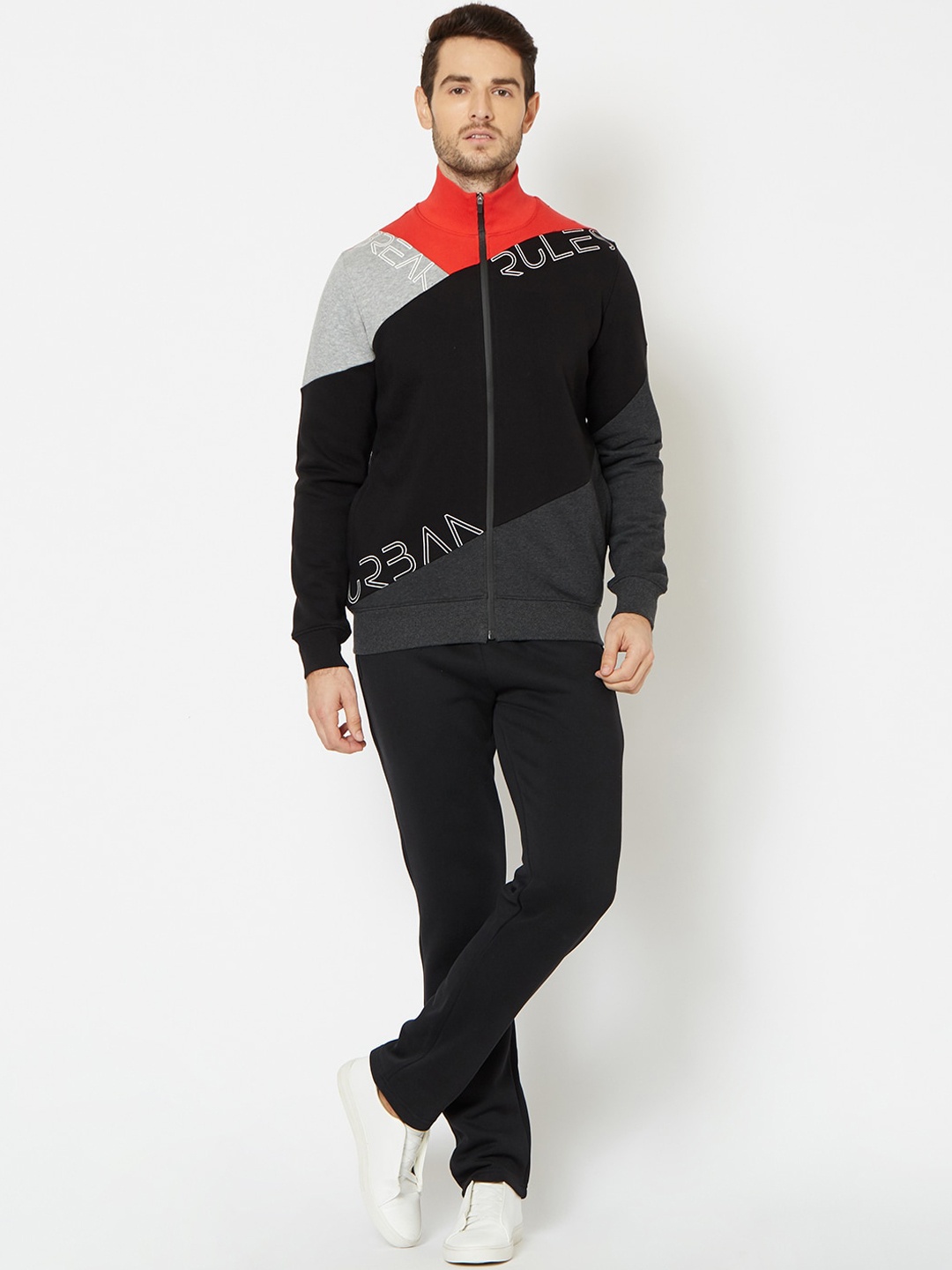 

Sweet Dreams Men Black & Grey Colourblocked Tracksuit