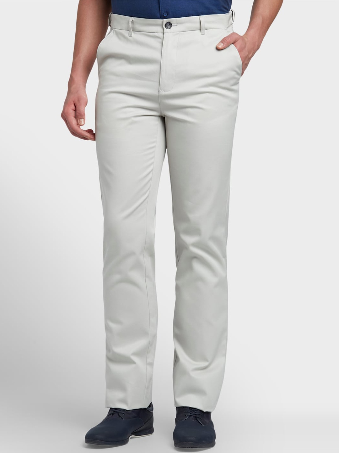 

ColorPlus Men Grey Tapered Fit Solid Regular Trousers