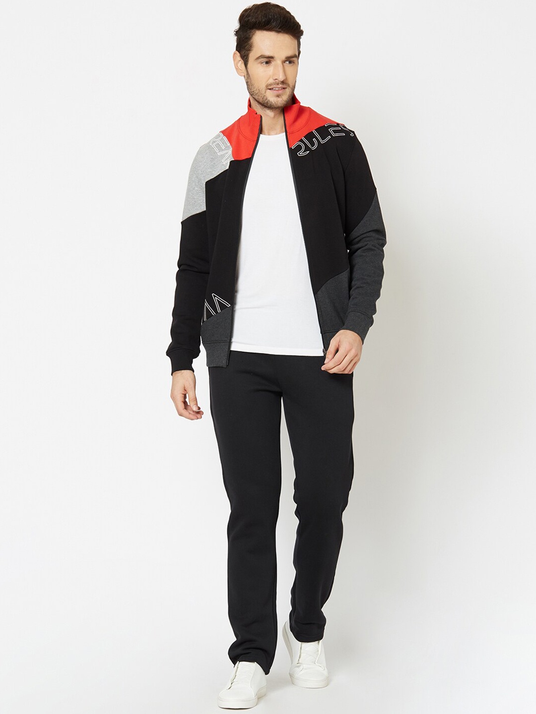 

Sweet Dreams Men Black & Grey Colourblocked Tracksuit