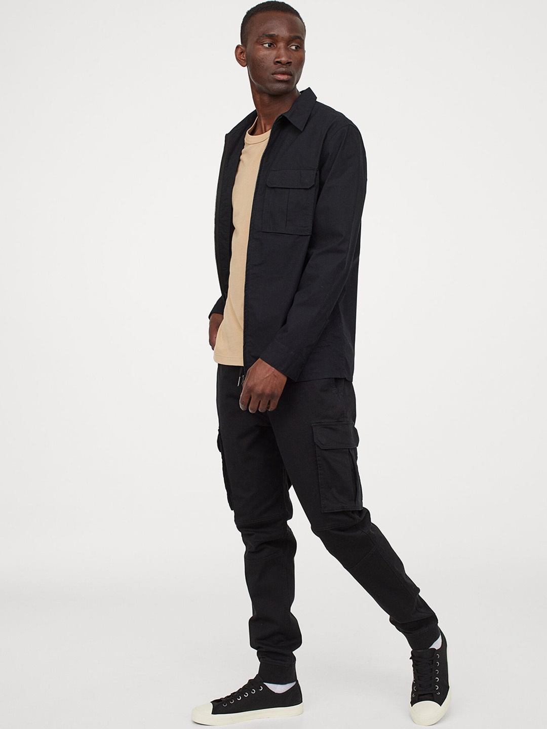 

H&M Men Black Solid Cotton Cargo Joggers