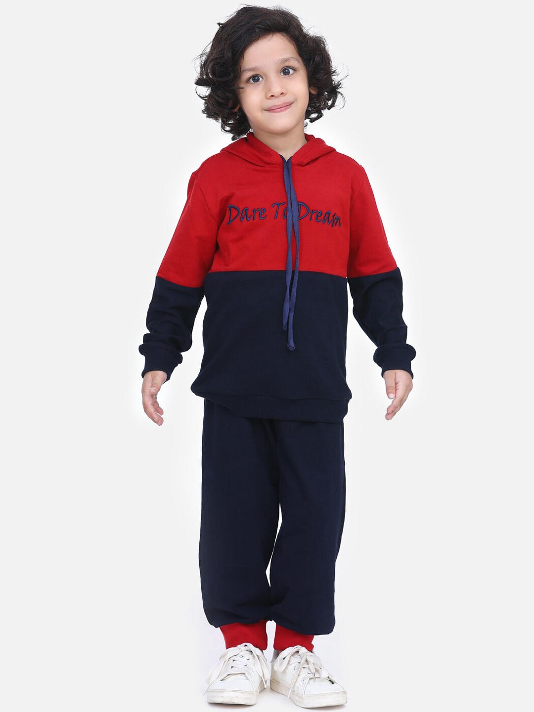 

LilPicks Boys Red & Navy Blue Colourblocked Top with Trousers
