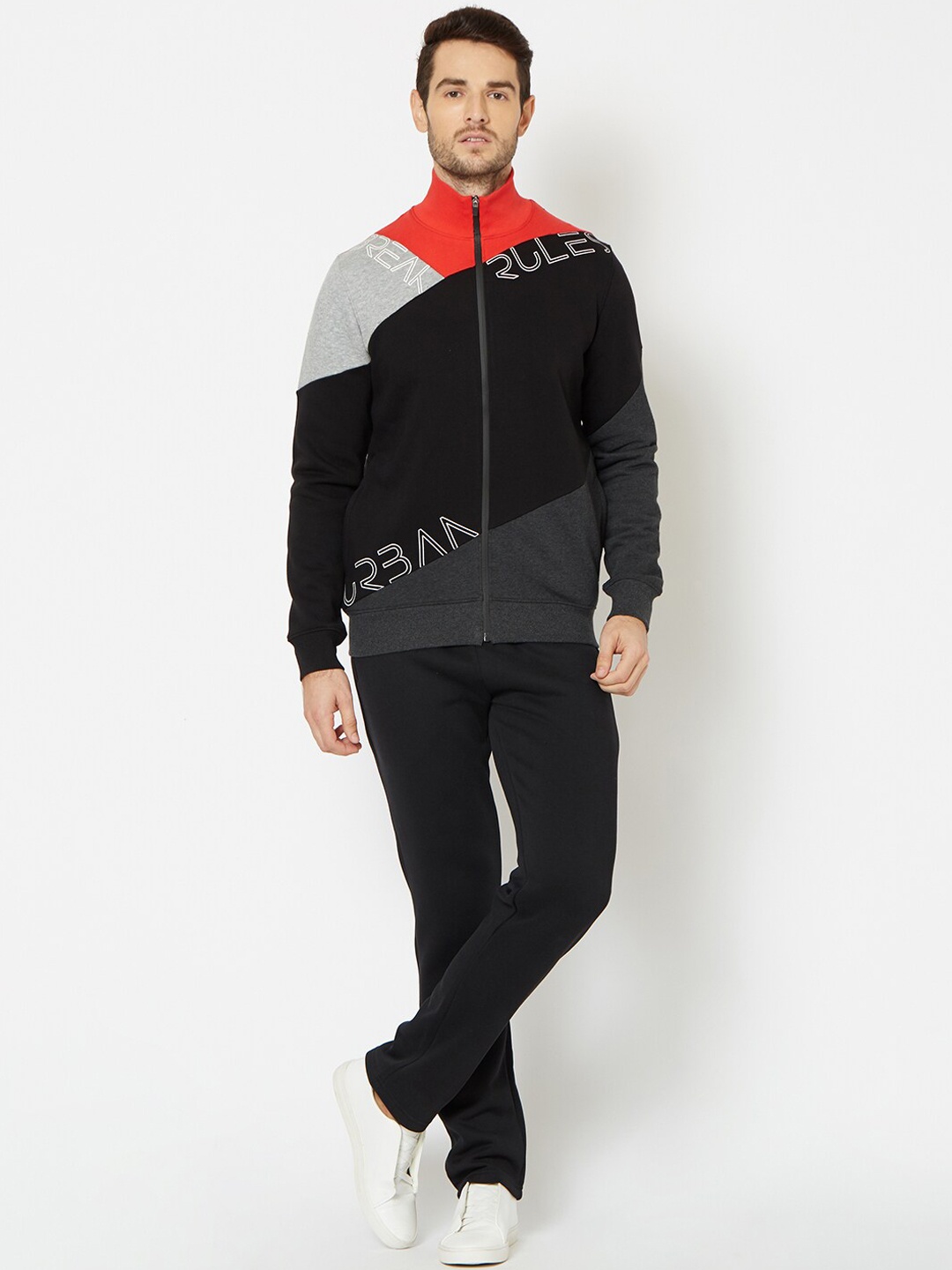 

Sweet Dreams Men Black & Grey Colourblocked Tracksuit