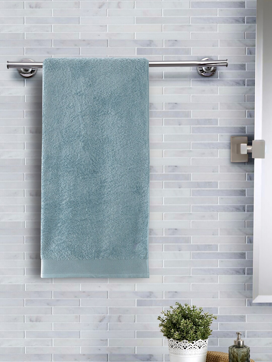 

MASPAR Unisex Blue Solid 550 GSM Medium Bath Towel