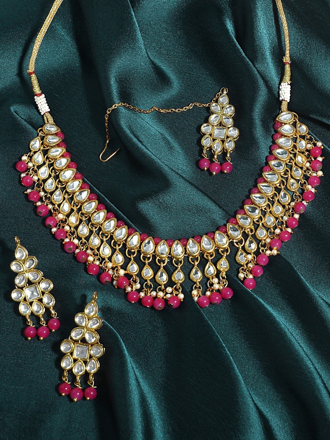 

KARATCART Gold-Plated White & Pink Kundan-Studded Beaded Handcrafted Jewellery Set