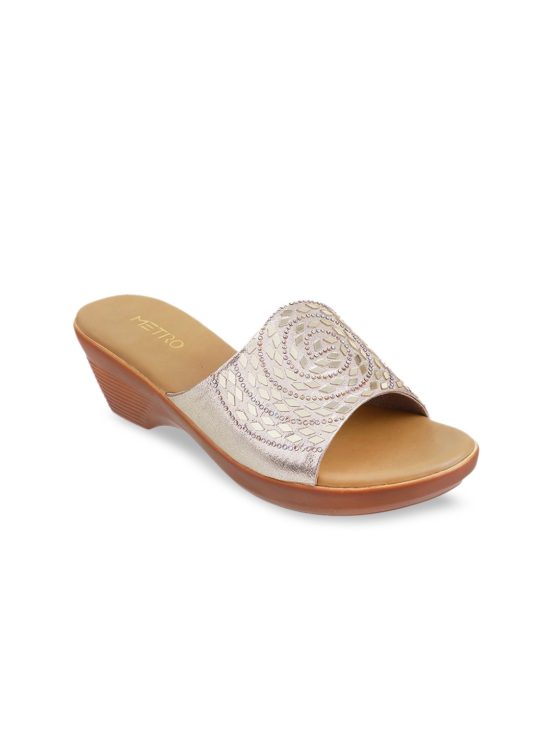 

Metro Women Gold-Toned Woven Design Mules