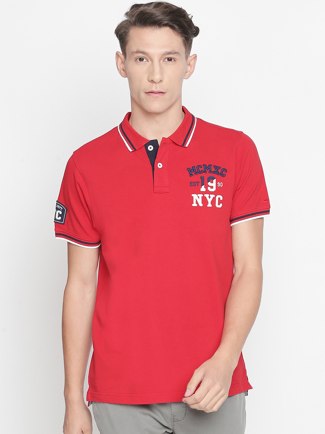 Basics Men Red Solid Round Neck T-shirt