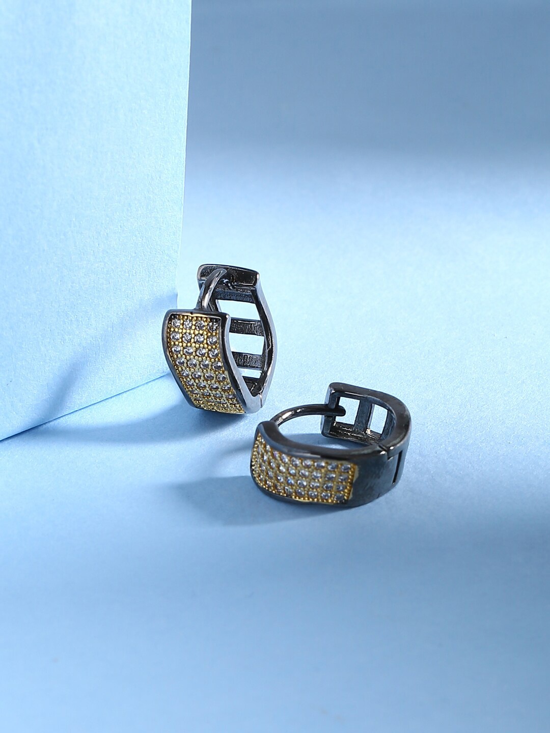 

Tistabene White Classic Studs
