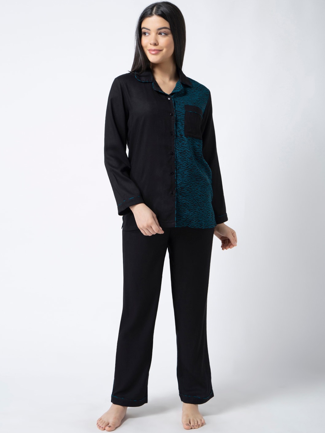 

ADORENITE Women Black & Blue Colourblocked Night suit