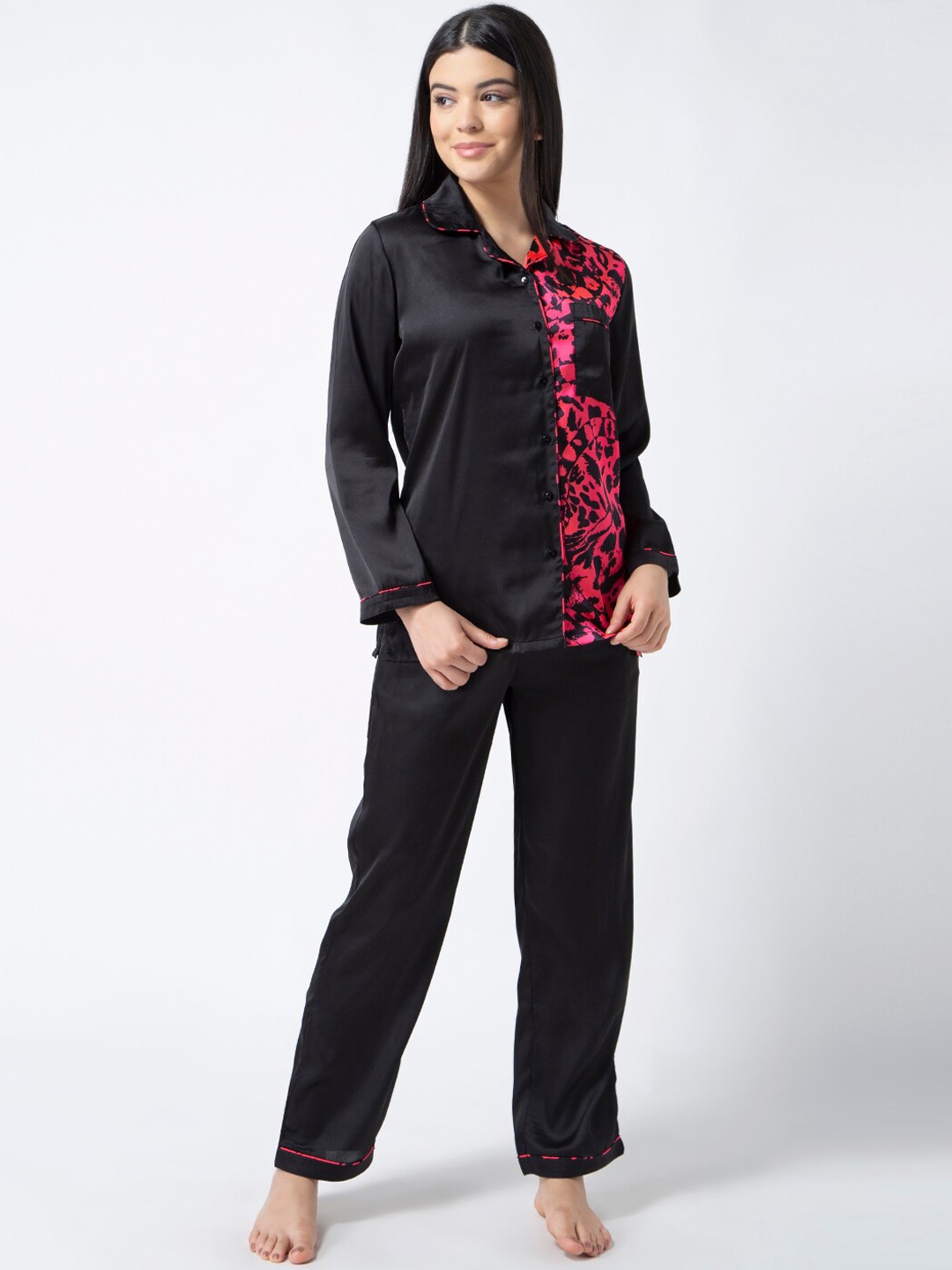

ADORENITE Women Black & Red Animal Printed Night suit
