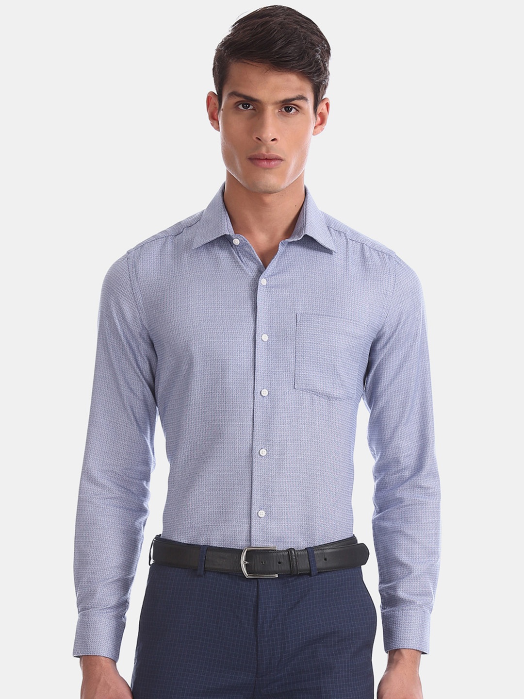 

Arrow Men Blue Slim Fit Solid Formal Shirt