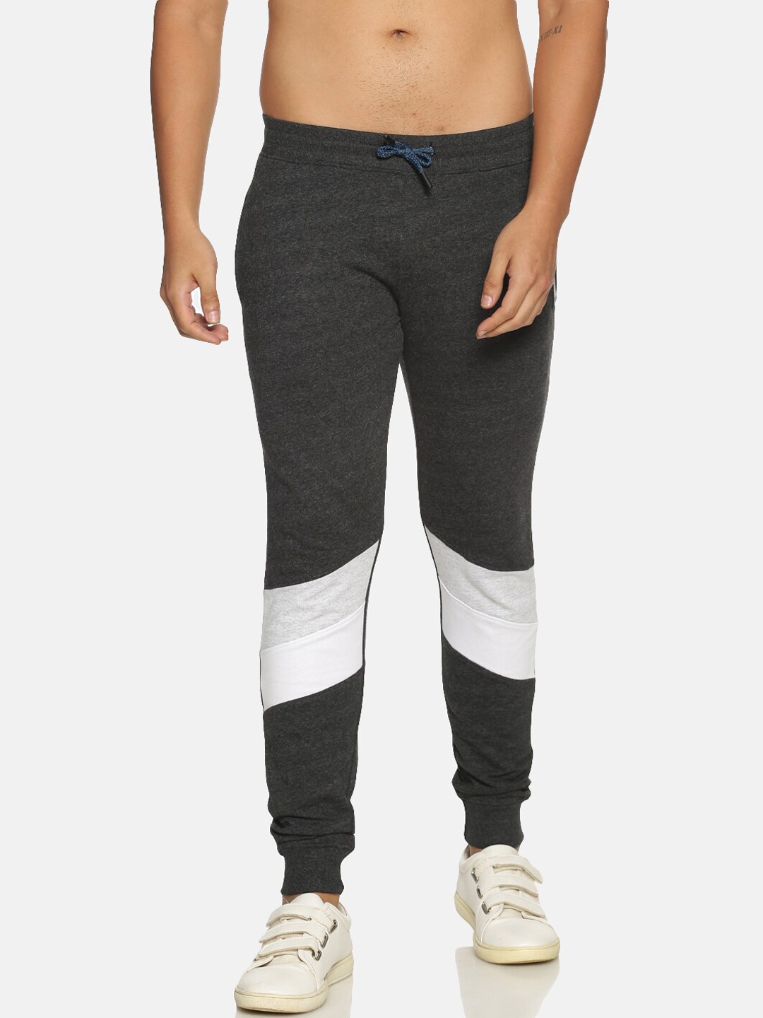 

Chennis Men Charcoal-Grey & White Solid Slim-Fit Joggers