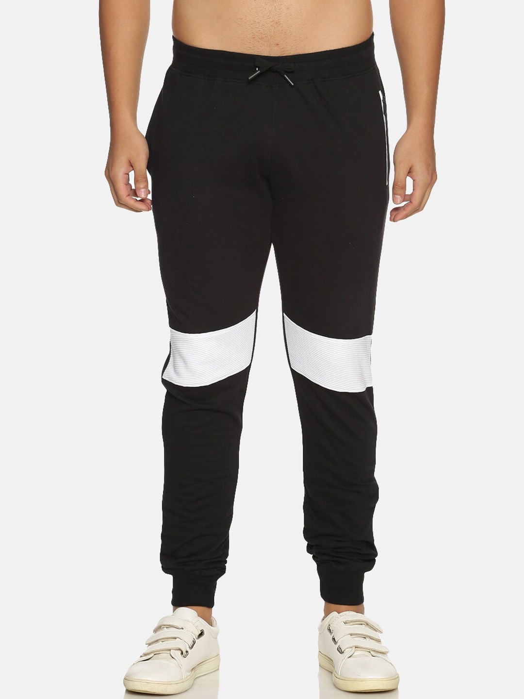

Chennis Men Black & White Colourblocked Slim fit Joggers
