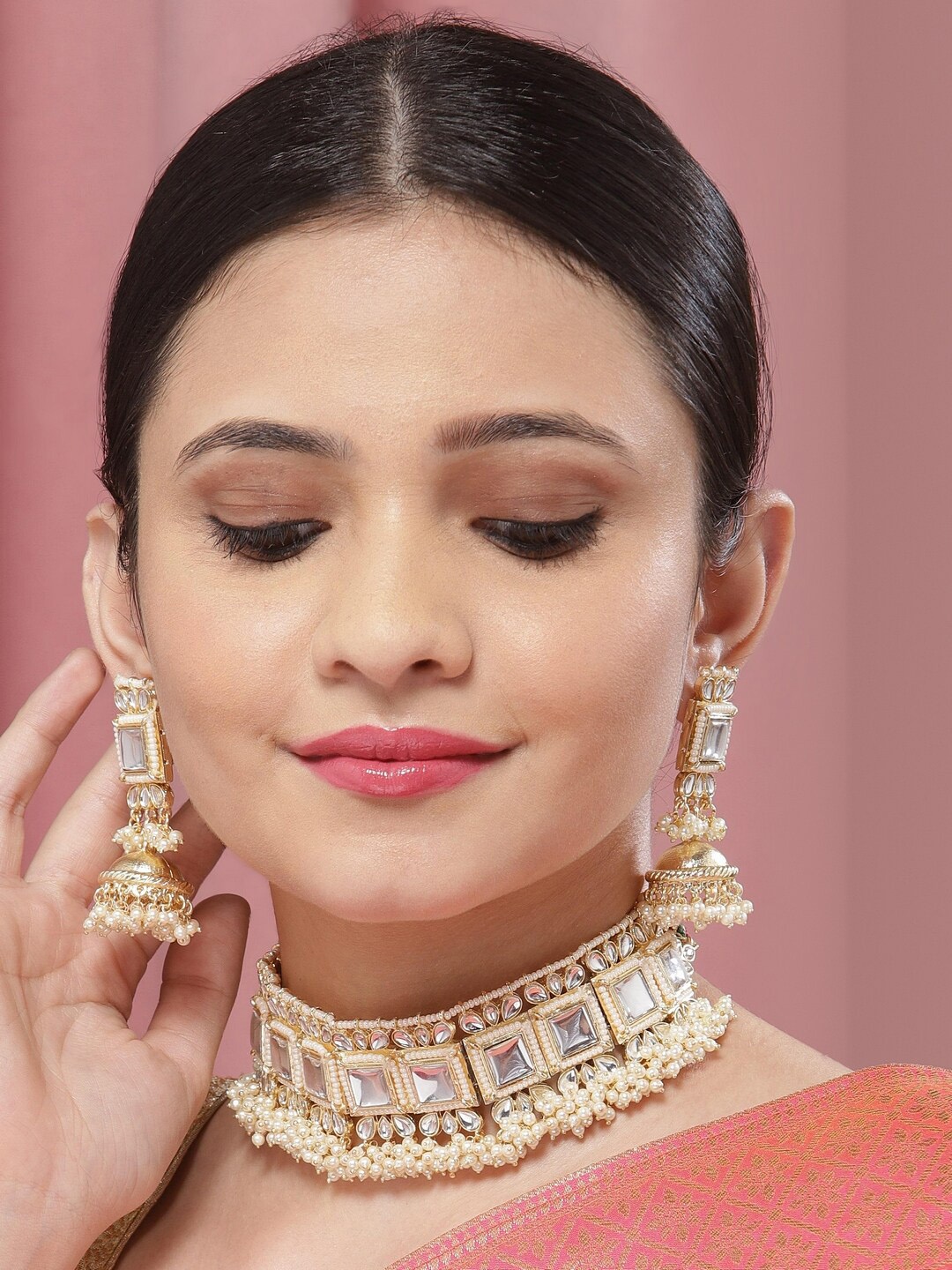 

Melani Borsa Gold-Plated White & Beige Kundan-Studded Handcrafted Jewellery Set