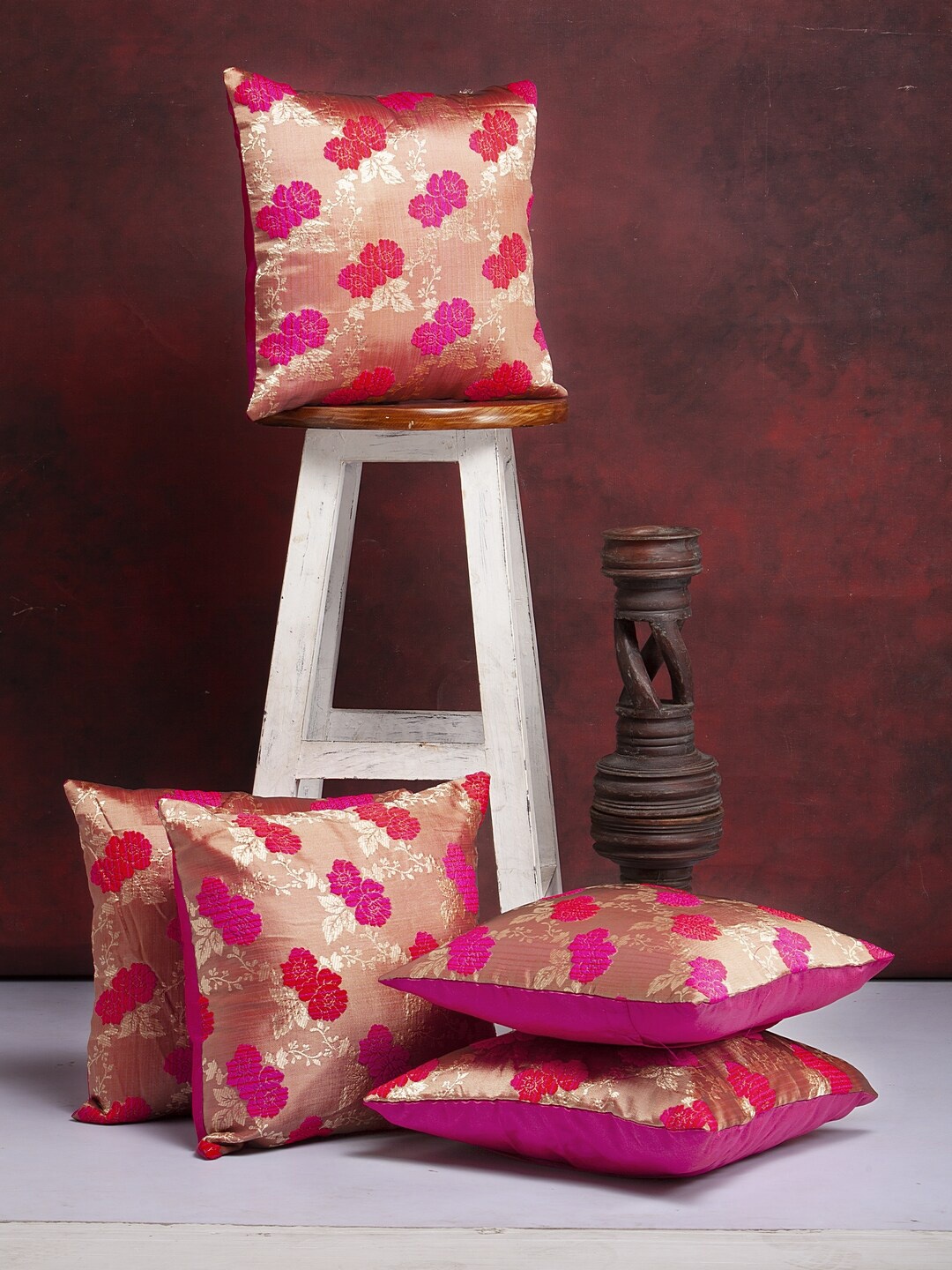 

Alina decor Pink & Gold-Toned Set of 5 Floral Square Cushion Covers