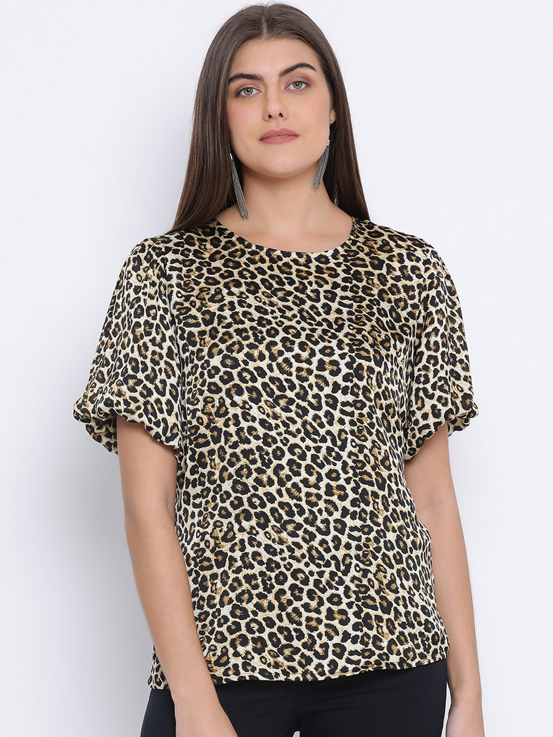 

Oxolloxo Women Beige & Black Printed Top