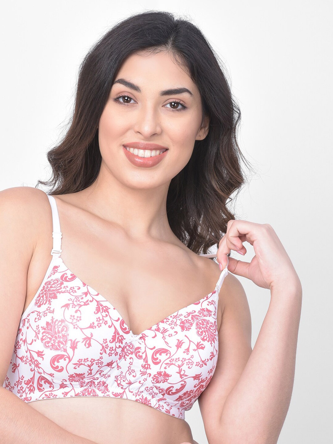 

Clovia White & Pink Floral Printed Non-Wired Lightly Padded T-shirt Bra BR0738V1832B