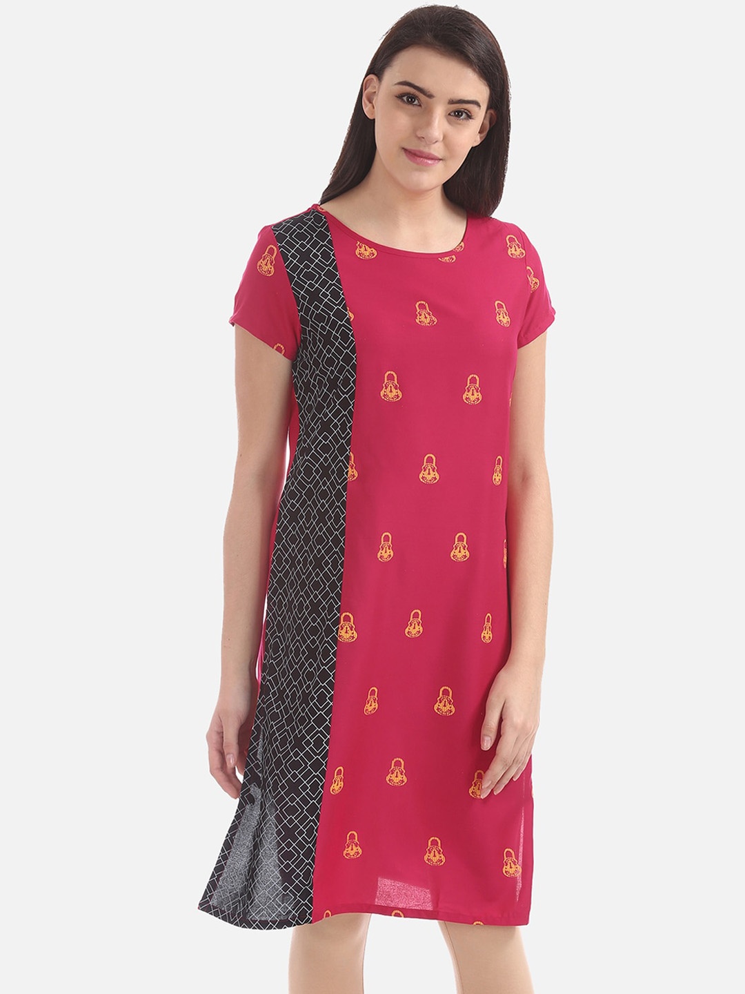 

Karigari Women Pink & Yellow Printed Straight Kurta