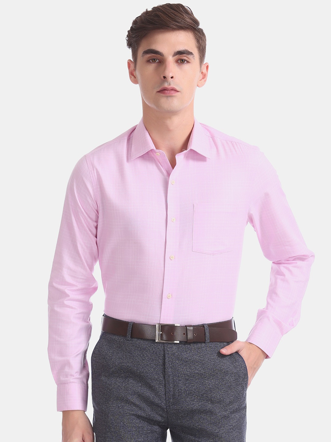 

Arrow Men Pink Slim Fit Solid Formal Shirt