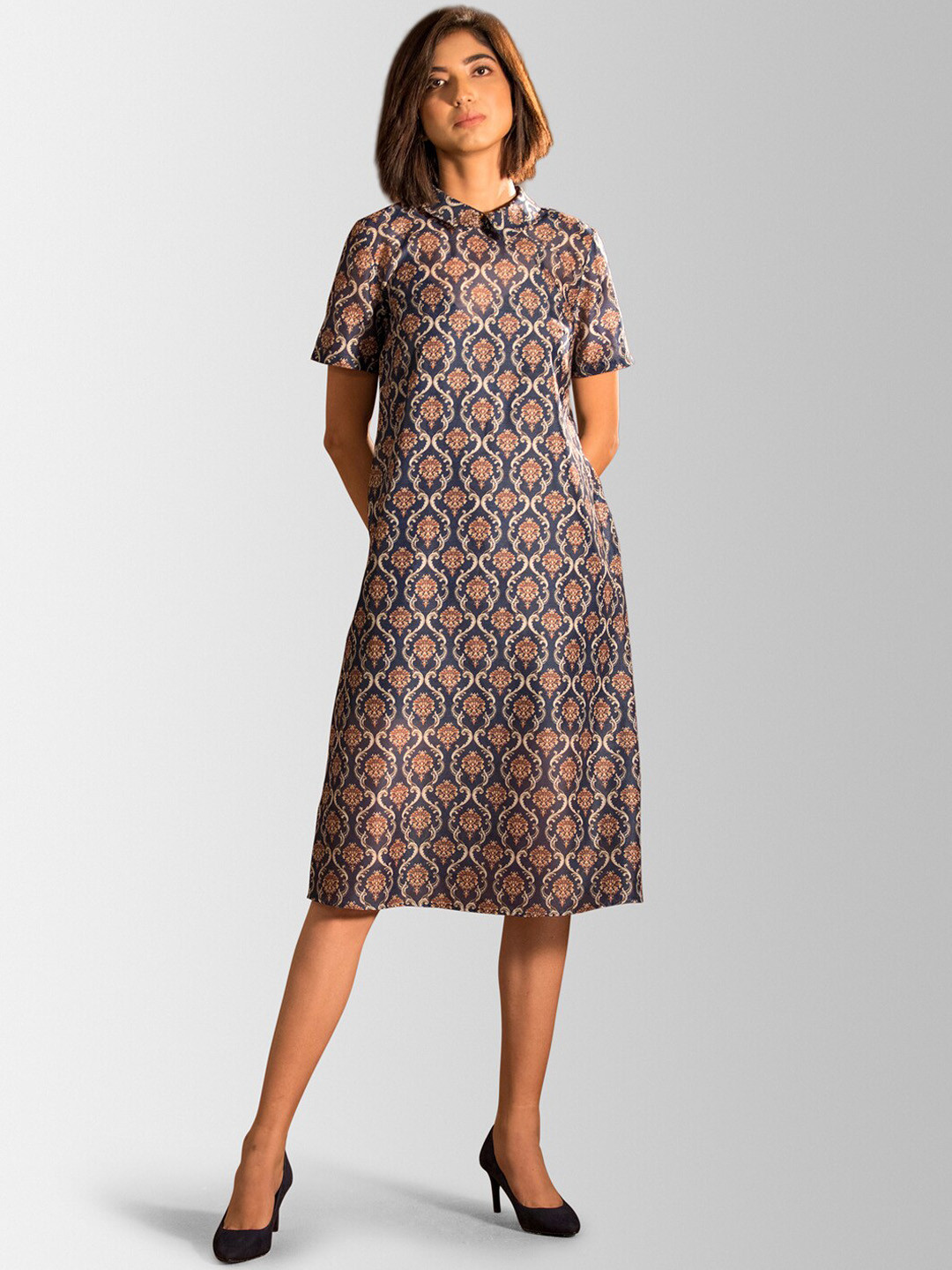

FableStreet Women Blue Printed Shirt Dress