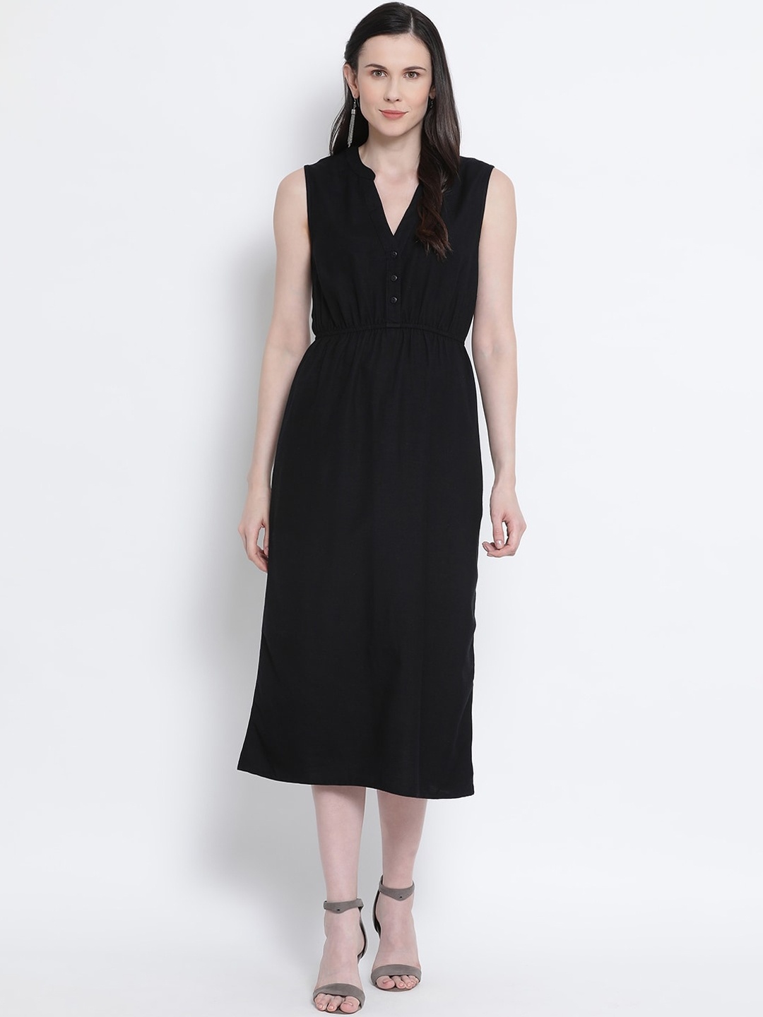 

Oxolloxo Women Black Solid Fit and Flare Dress