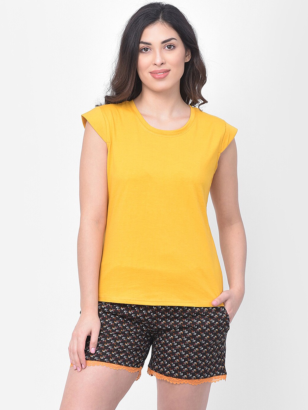 

Clovia Black & Yellow Geometric Printed Pure Cotton T-shirt & Shorts