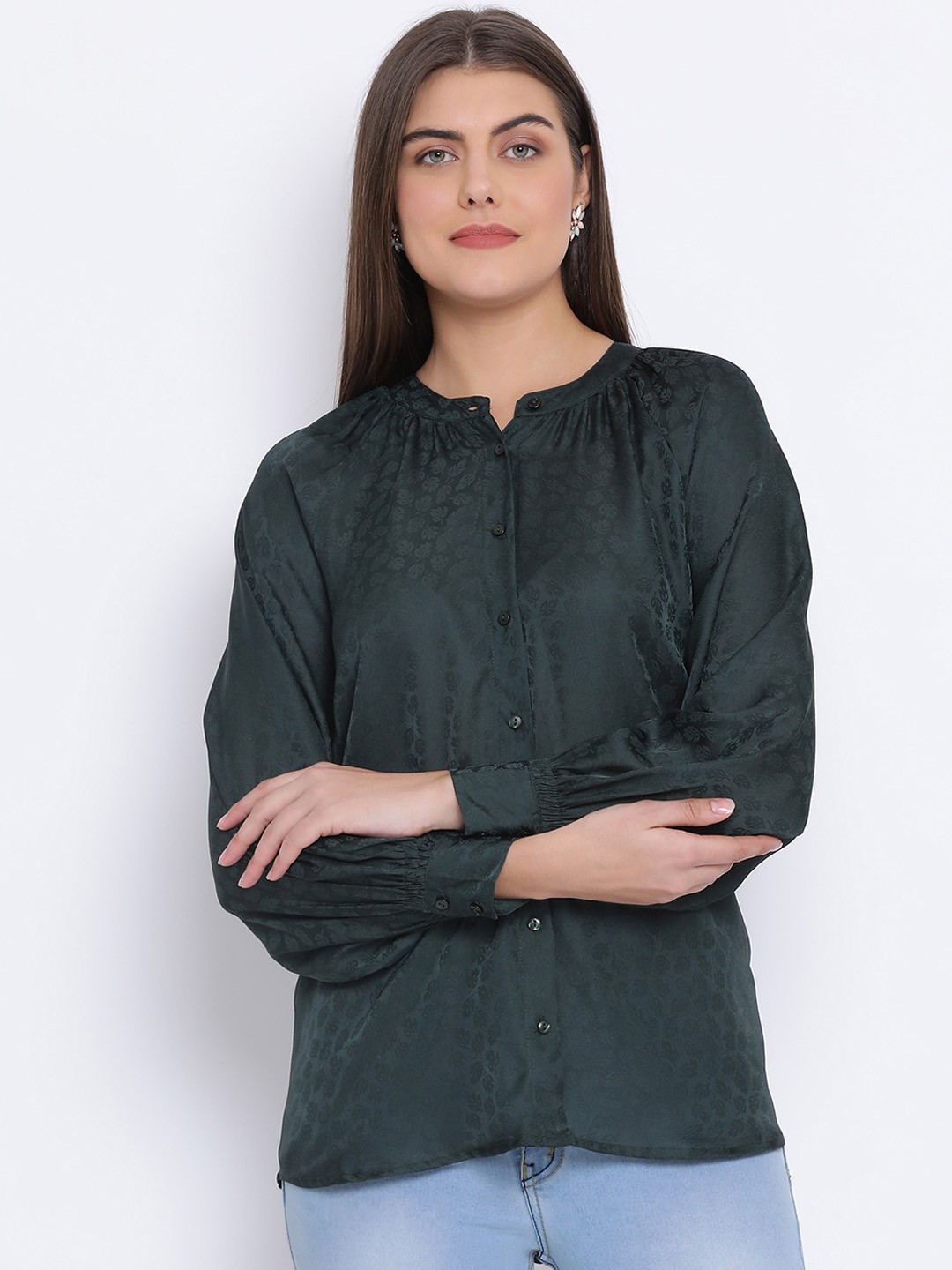 

Oxolloxo Women Green Regular Fit Self Design Casual Shirt