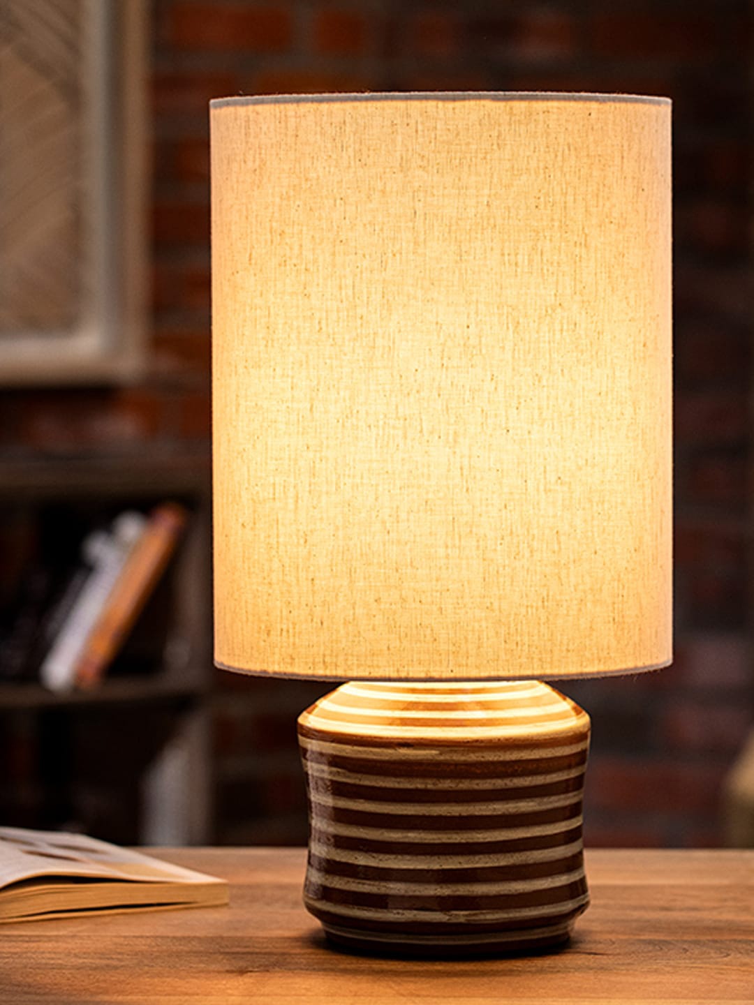 

ellementry Grey Solid Traditional Cylindrical Table Lamp