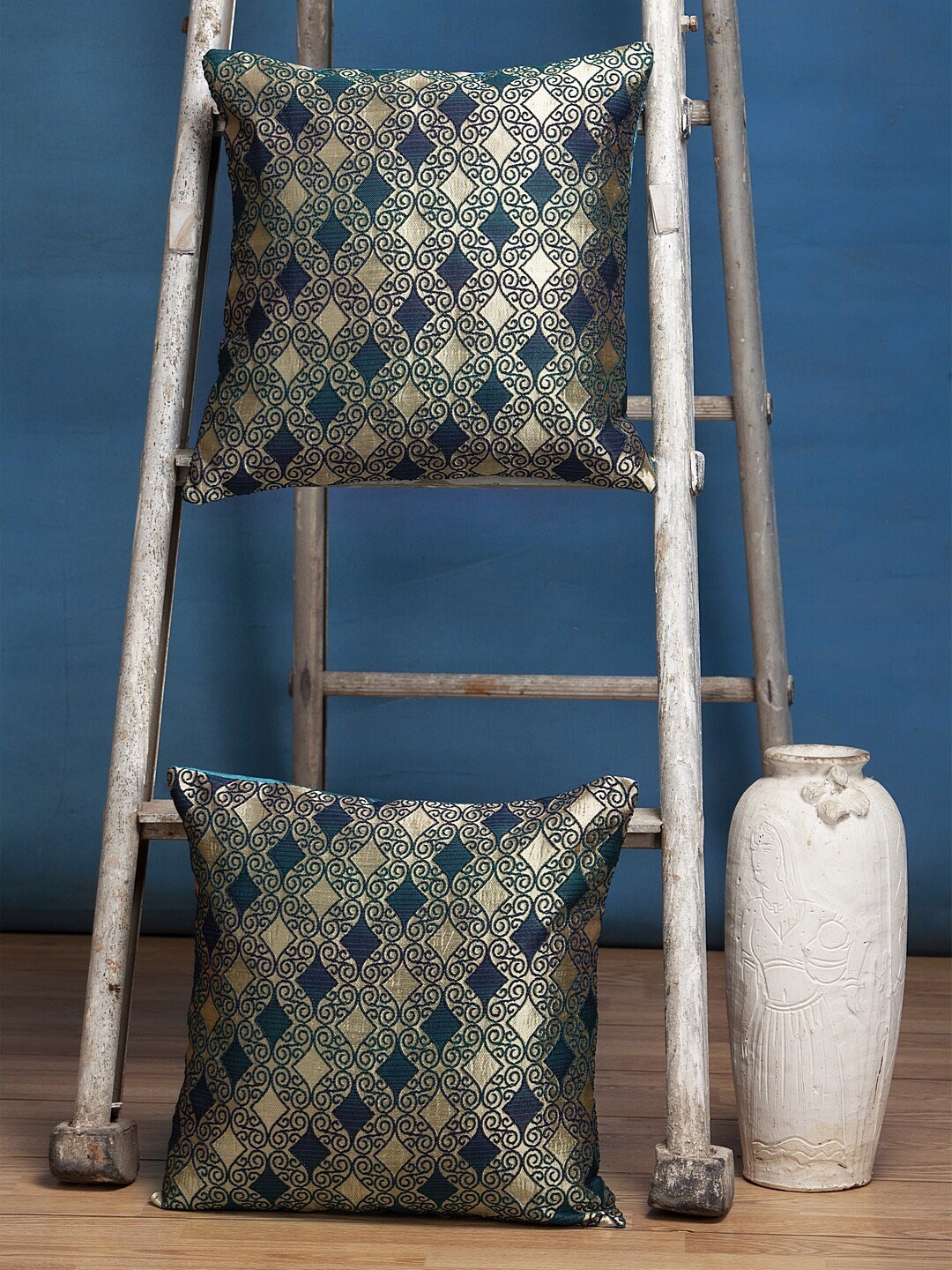 

Alina decor Turquoise Blue & Gold-Toned Set of 2 Embroidered Square Cushion Covers