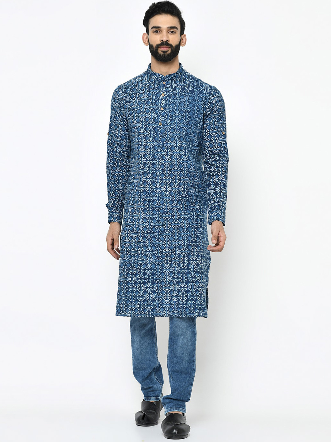 

Vartah Men Blue Handloom Kurta